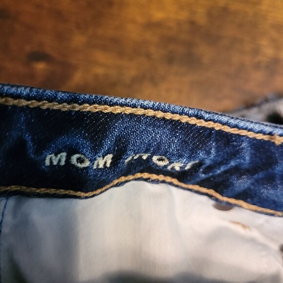 American Eagle Mom Shorts Size 00 Strigid Medium Dark Wash Ripped - Picture 4 of 9